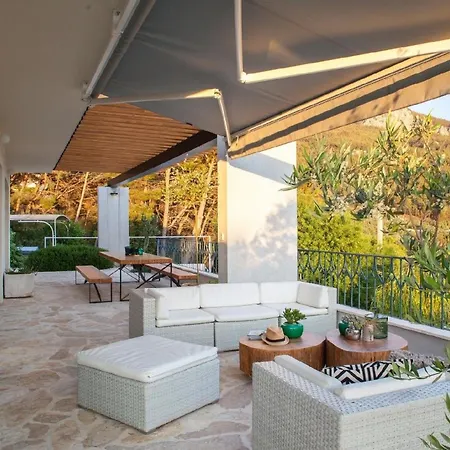 Ferienhaus In Mit Botanischem Garten Dom wakacyjny Makarska