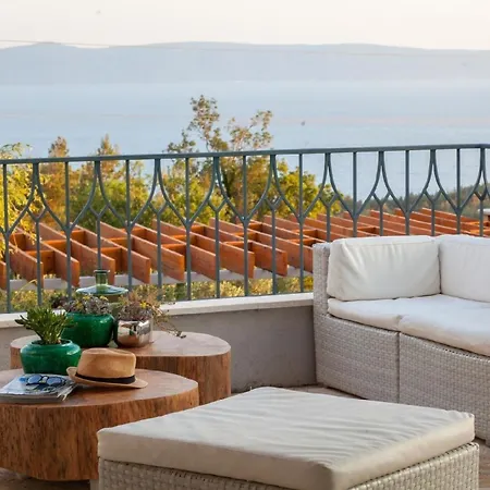 Ferienhaus In Mit Botanischem Garten Makarska